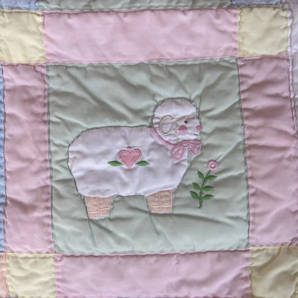 VTG House of Hatten Pastel Baby Quilt Blanket Animals 46x35 Nursery EUC
